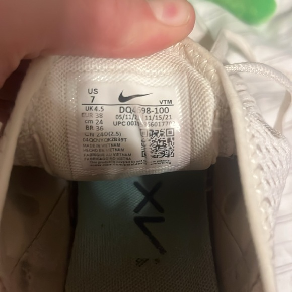 NIKE AIR MAX 270!! - Picture 8 of 8